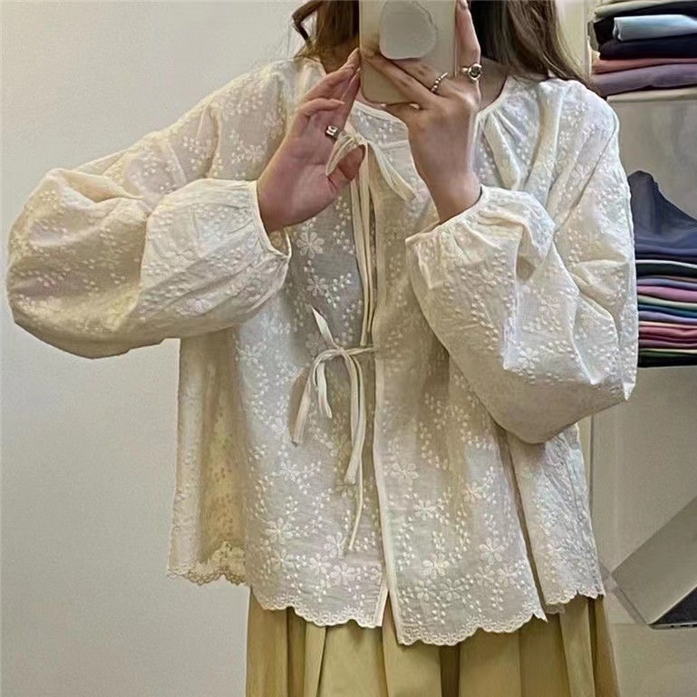 韓國東大門氣質花朵刺繡甜美側綁帶襯衫女小眾設計感泡泡袖蕾絲衫