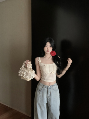 Actual shot~Milk scent trap design niche flower knitted camisole