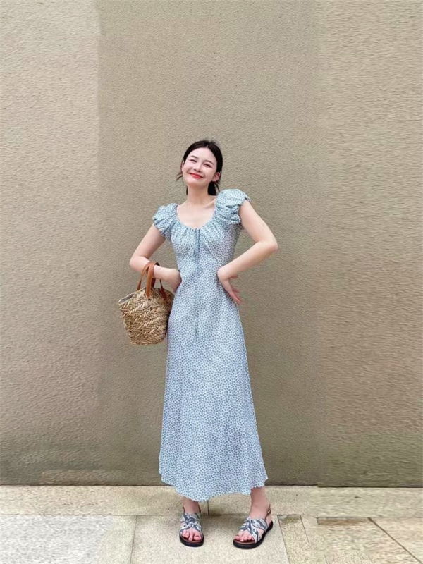 度假風桔梗法式藍色碎花連衣裙女夏季新款茶歇裙顯瘦氣質仙女長裙