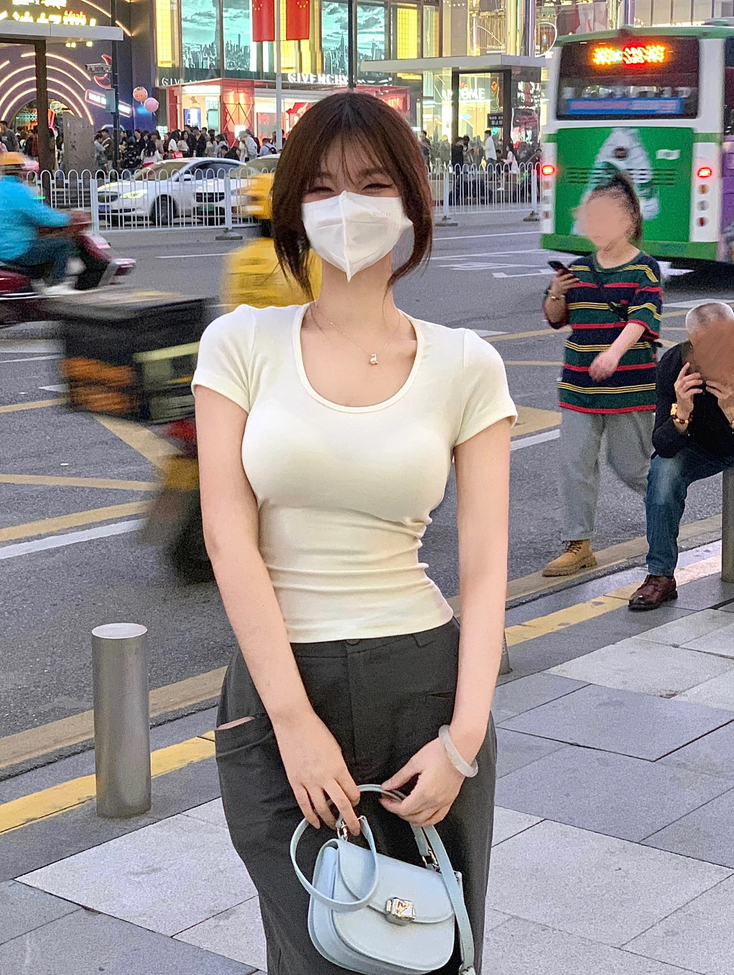 純欲風短袖T恤女2024夏季新款白色修身顯瘦短款簡約u領辣妹上衣服