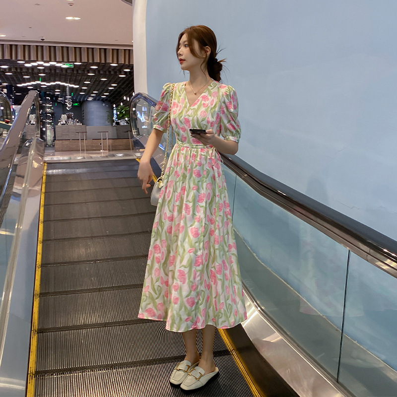 印花夏季新款休閒短袖V領港風法式收腰碎花復古中長設計長款雪紡
