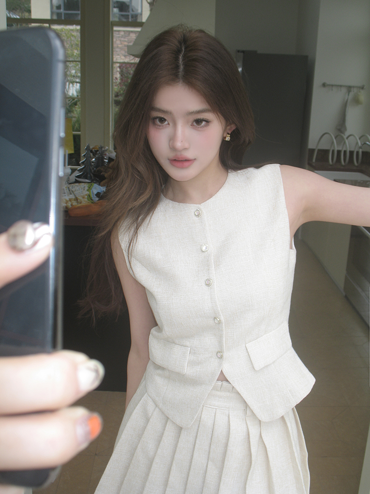 Actual shot of 2024 summer new style small fragrant short skirt for women, light luxury and high-end sense, celebrity waistcoat pleated skirt two-piece suit