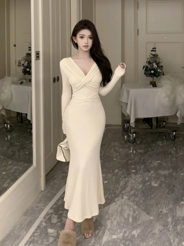 Real shot of sexy V-neck knotted waist-slimming dress with hip-covering fishtail long skirt for women