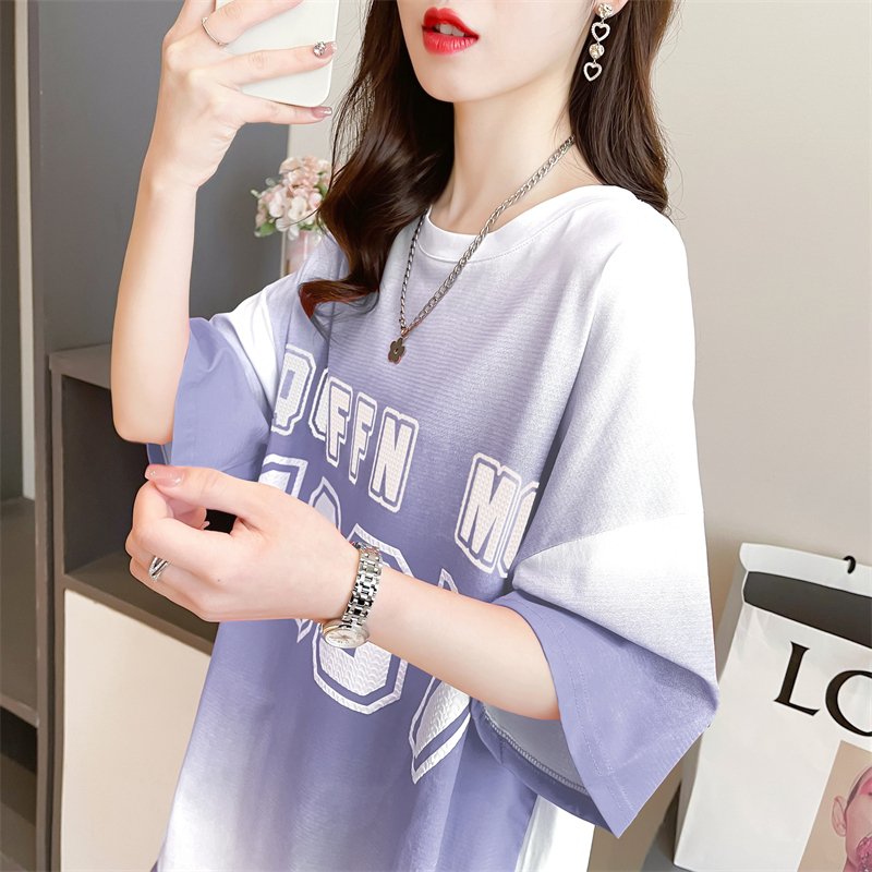Actual shot of 2024 summer Korean style loose round neck gradient printed top mid-length large size short-sleeved T-shirt for women