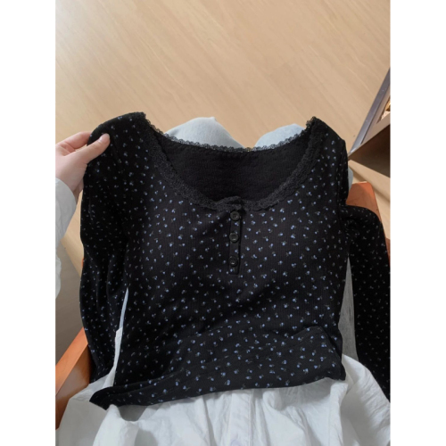 Official photo of DeRong floral bottoming shirt with breast pads for women, new autumn and winter style, high-end slim fit trendy top