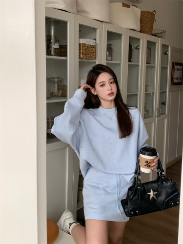 Real shot of casual sports suit, heavy-duty beaded sweatshirt for women, small high-waisted skirt, short skirt, two-piece set