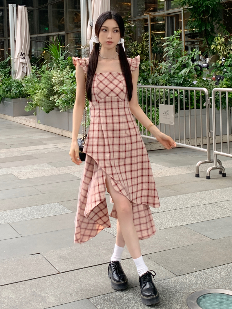 網紅格子吊帶連衣裙女夏季新款設計感小眾不規則氣質收腰裙子
