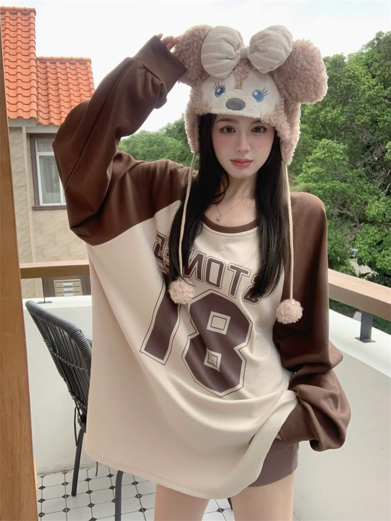 Actual shot of a niche color-blocked long-sleeved T-shirt with a sense of design for women, a bottoming shirt for ins, a trendy outer wear, a loose top