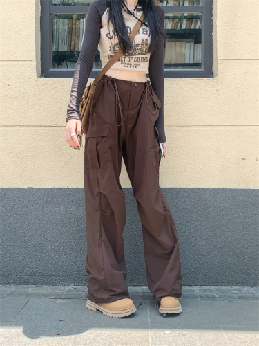 Real shot of American retro overalls for women, new loose hot girl design, high waist, slimming, wide leg pants