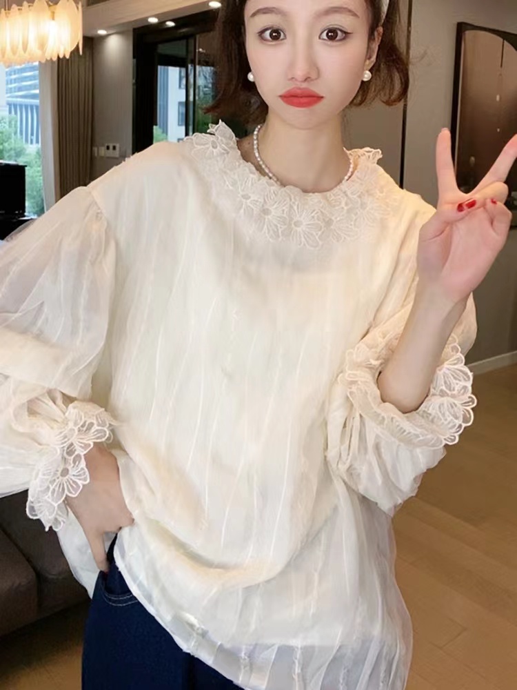 法式高級感花朵白色襯衫女新款時尚獨特襯衫今年流行別致蕾絲上衣