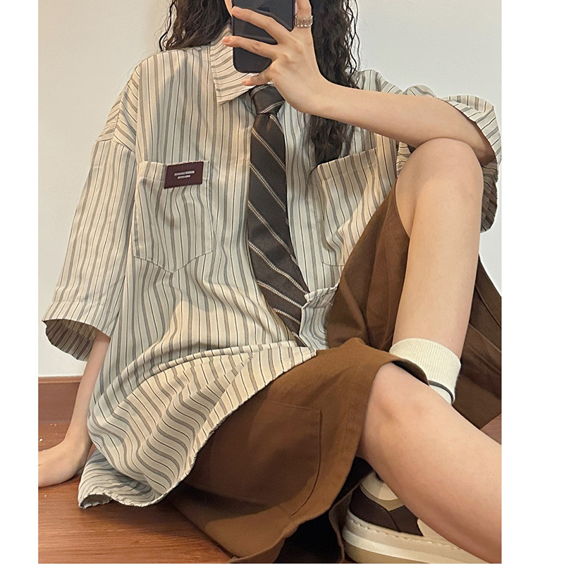 四面彈印花美式復古設計感小眾短袖襯衫女夏季港風寬鬆上衣