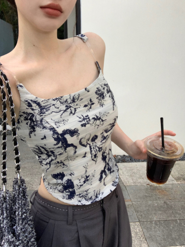 Real shot of ink invisible shoulder strap tube top with sweet and spicy design, unique and chic niche sleeveless top for women