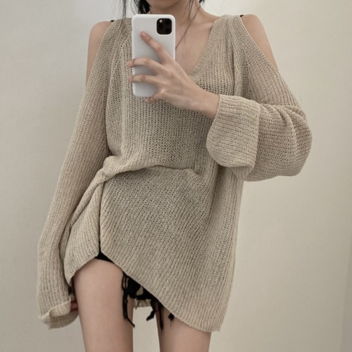 Real shot of large size Korean chic off-shoulder v-neck knitted blouse, lazy, loose, casual, versatile sun protection top for women