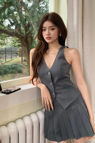 Actual shot of 2024 summer new style retro college style vest pleated skirt two-piece set feminine hot girl fashion short skirt