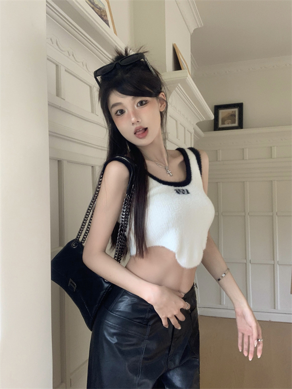 Real shot of irregular camisole new super hot girl contrasting color sleeveless short bottoming top