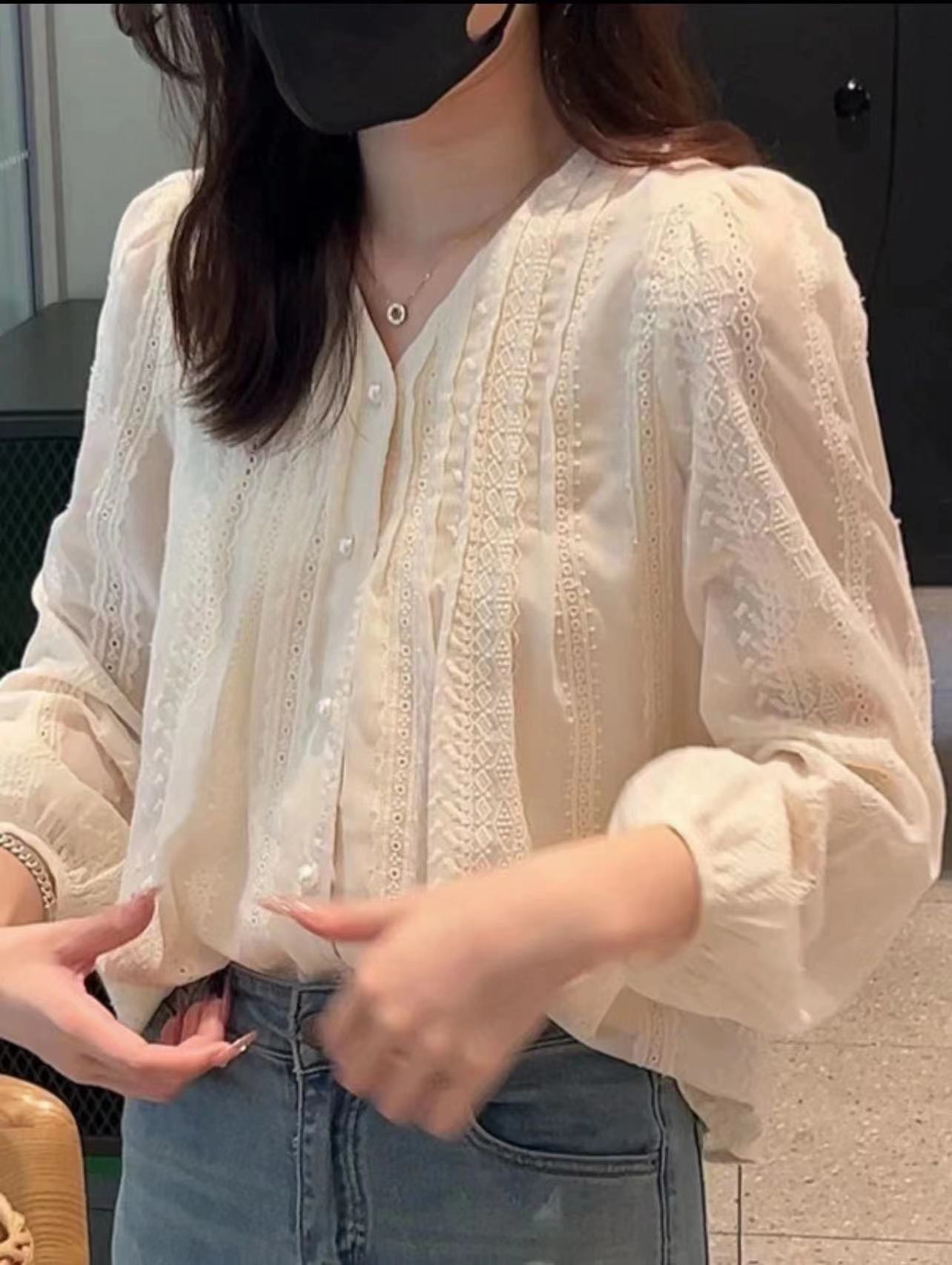 大臉哈小清新長袖襯衫女秋裝年新款刺繡小衫燈籠袖法式上衣