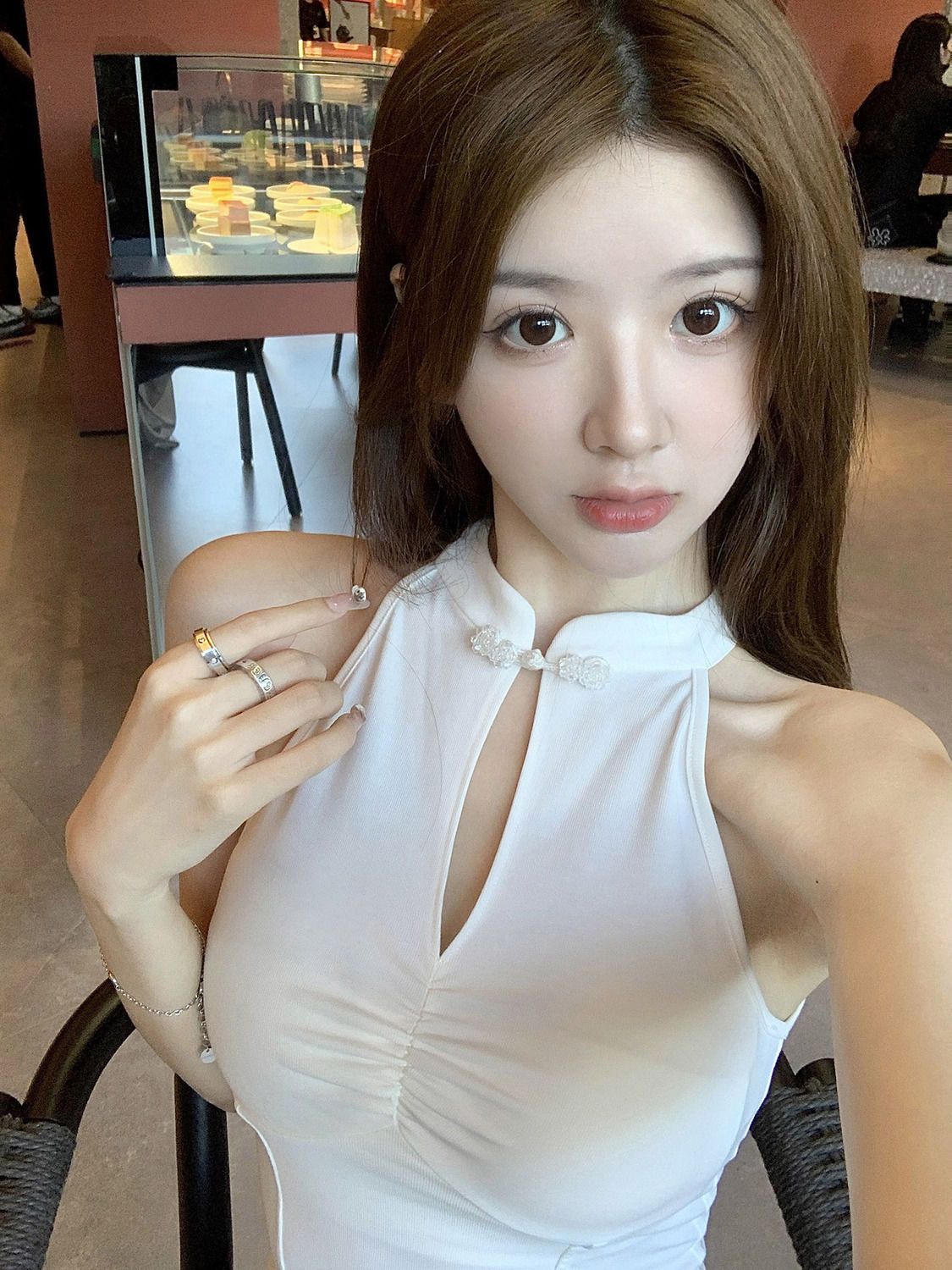 momolancy杜洛小姐 日常感新中式 水滴領口+對稱分割掛脖上衣