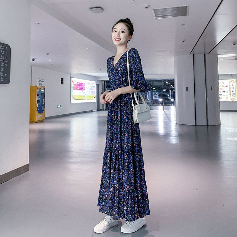 短袖連衣裙春夏秋2024新款花朵長裙藍色V領氣質顯瘦收腰仙女裙子