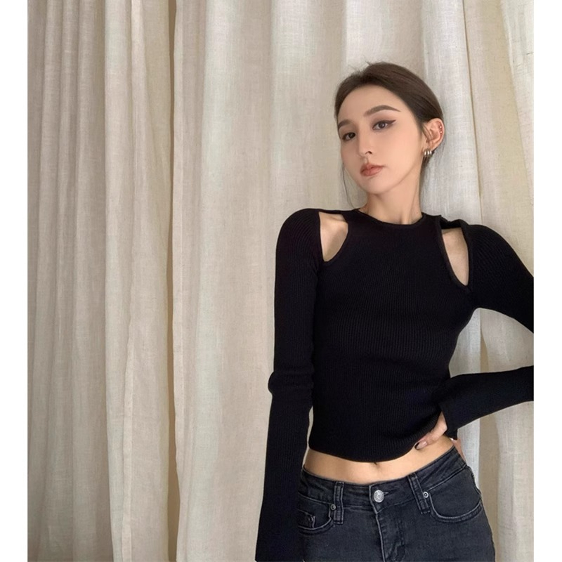 Official photo of DeRong hot girl off-shoulder long-sleeved bottoming shirt with hollow inner and slim short top ins