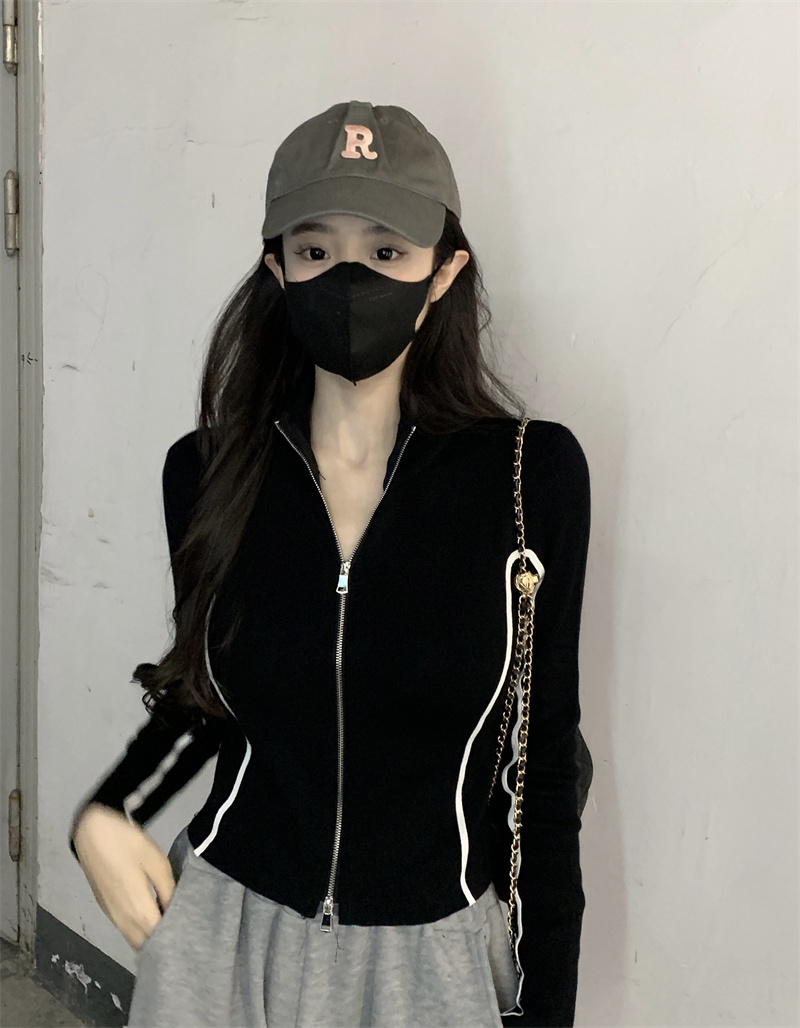 Real shot of hot girl half turtleneck top 2024 new slim fit short sweater jacket for women trendy
