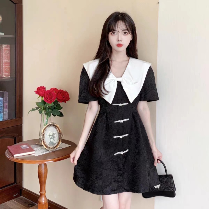 微胖mm娃娃領蝴蝶結連衣裙女夏設計感大碼法式遮肚顯瘦裙子a字裙