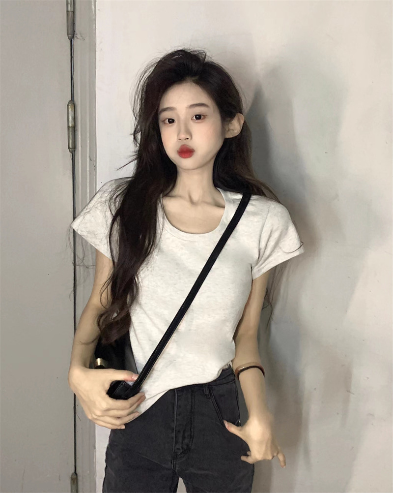 Real shot of classic pure cotton U-neck gray versatile short-sleeved T-shirt for women American half-sleeved top with low collar and fashionable