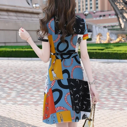 洋气连衣裙短袖2024夏季新款轻熟风法式收腰女神气质印花衬衣裙子