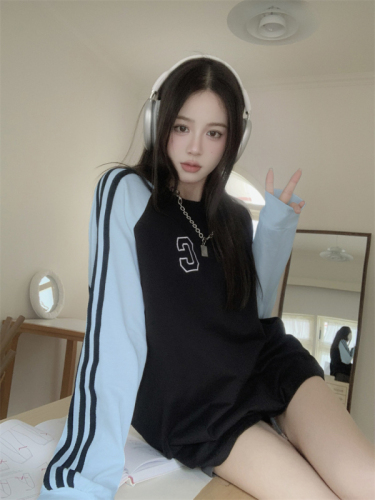 Actual shot of the new Korean style contrasting color stitching letter pullover round neck sweatshirt for women, loose long-sleeved thin top