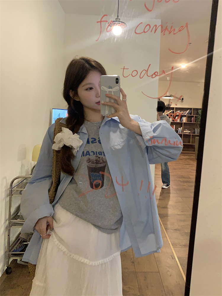 Real shot!  Lazy style casual blue long-sleeved shirt + gentle style lace stitching A-line versatile mid-length skirt