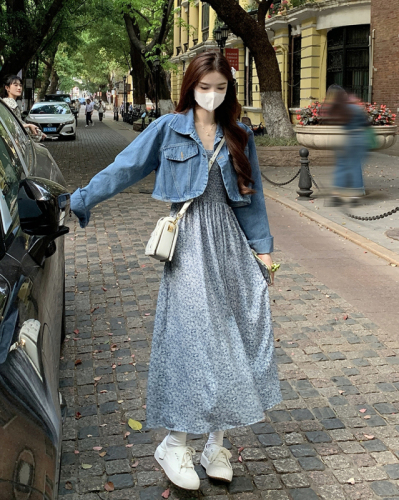Actual shot of retro floral dress suit for women, new denim jacket and suspender skirt two-piece set