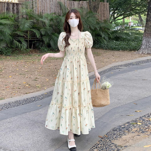 Summer 2024 new style French square collar temperament dress women's waist slimming retro floral long skirt trendy