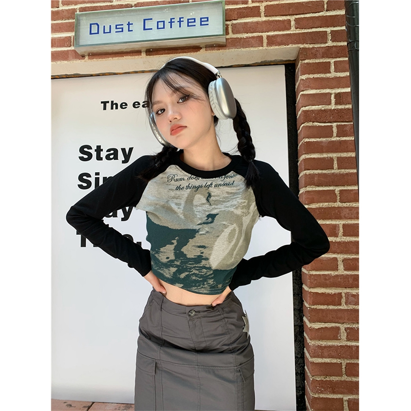 已出貨 圓領長袖T恤女秋季辣妹短款露臍打底衫上衣春秋插肩袖