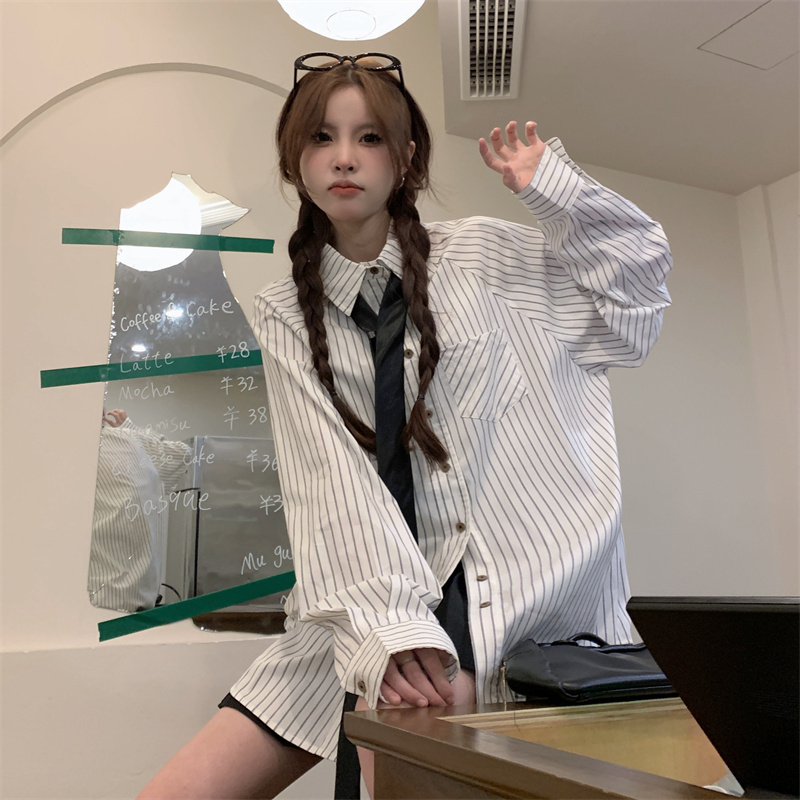 Actual shot of spring and summer new Korean style loose and versatile striped lazy cardigan mid-length shirt jacket women's trend