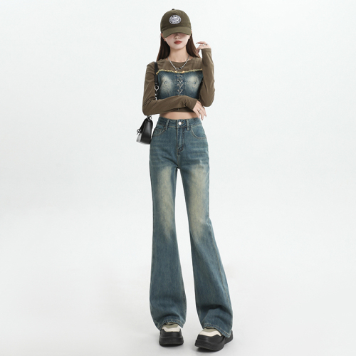 Actual shot of spring and autumn new style non-leg-fitting, non-elastic flared pants, slimming, high-waisted, versatile jeans and trousers with extensions