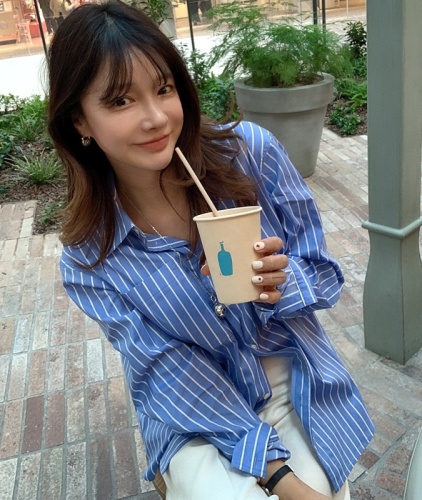 INS Korea Dongdaemun!  Design niche striped contrasting retro lapel long-sleeved shirt women's spring shirt