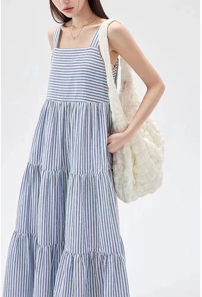 Resort style French cotton bubble texture loose large skirt pleated suspender dress
