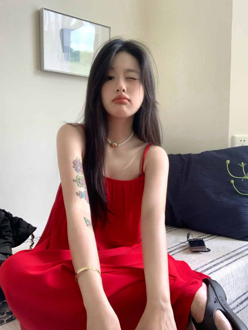 實拍 崔雪莉sulli 真理同款顯膚白紅色明艷兩件套連衣裙