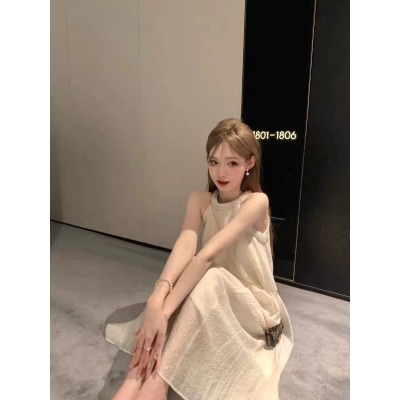 無袖掛脖連衣裙女2024夏季新款法式高級感長裙