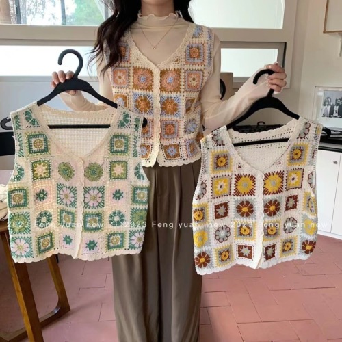 Small fragrant crochet pattern hollow loose contrasting color vest retro ethnic style knitted vest for women summer new style layering trend