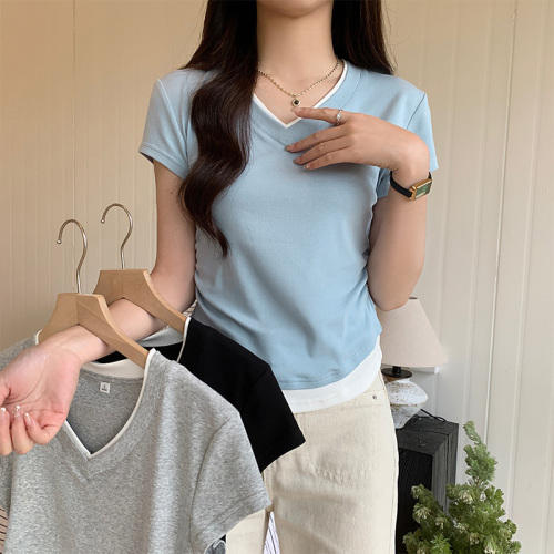 Real shot of threaded v-neck short-sleeved T-shirt for women in spring and summer solid color slim fit stretch fake two-piece short top