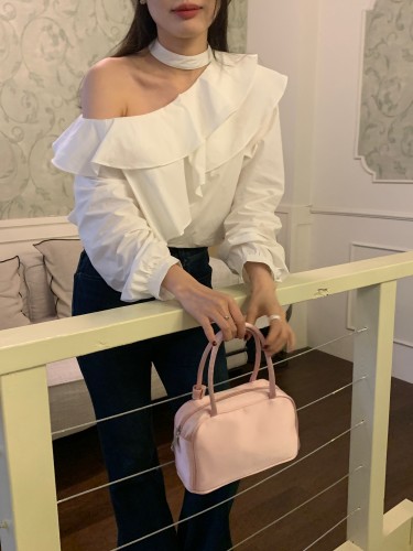 Real shot of early spring new Korean style French style design halterneck off-shoulder ruffled long-sleeved top shirt