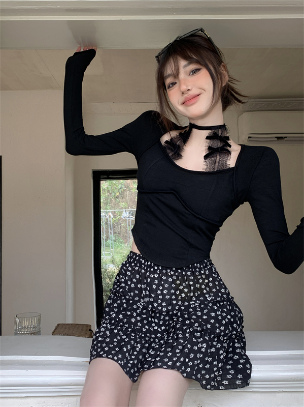 Real shot of halterneck lace bottoming shirt long-sleeved spring black slim-fitting design niche hot girl short top