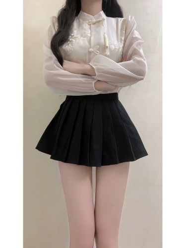 春季小个子茶系穿搭白色新中式国风衬衫百褶短裙减龄时尚两件套装