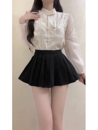 春季小个子茶系穿搭白色新中式国风衬衫百褶短裙减龄时尚两件套装