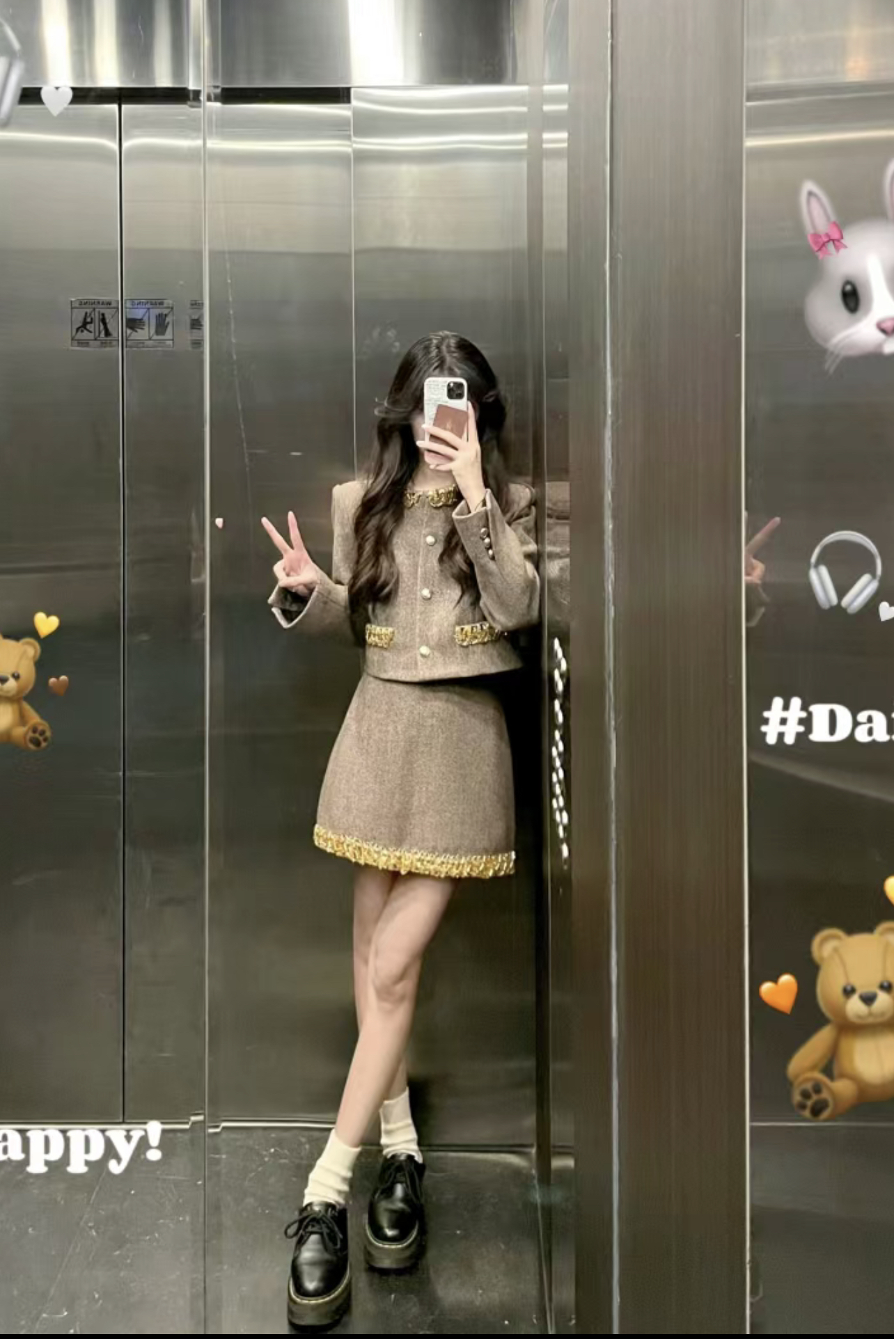 Real shot of heavy industry diamond-encrusted tweed small fragrant style short coat for women autumn and winter temperament suit hip-covering half-length skirt
