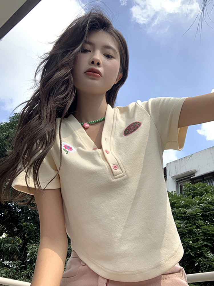 大碼女裝v領正肩短袖t恤女夏甜辣設計感年刺繡新款體恤 M-4XL