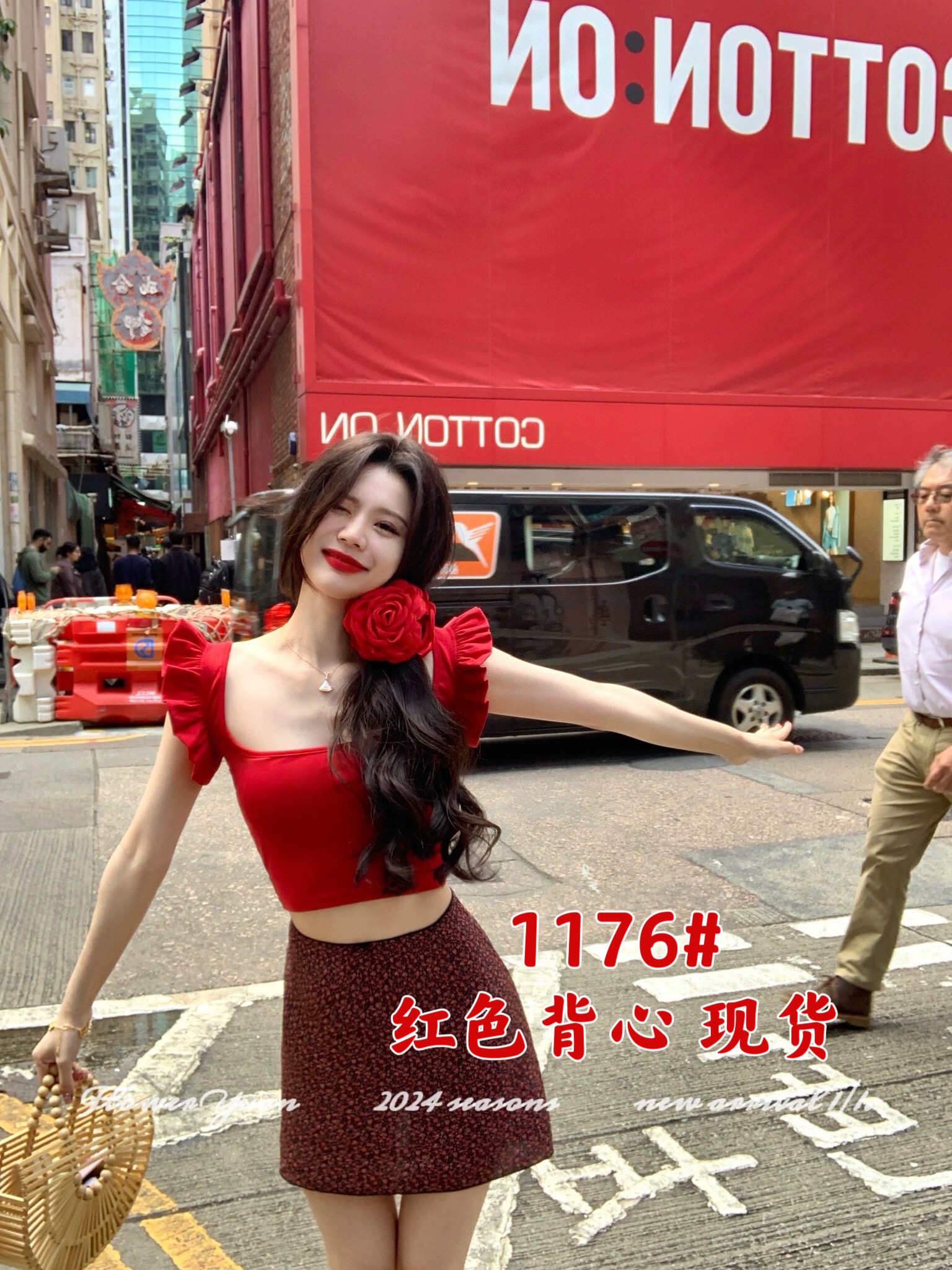 FLOWER YUAN2.25晚8上新純欲花邊飛飛袖大方領露臍一字肩上衣