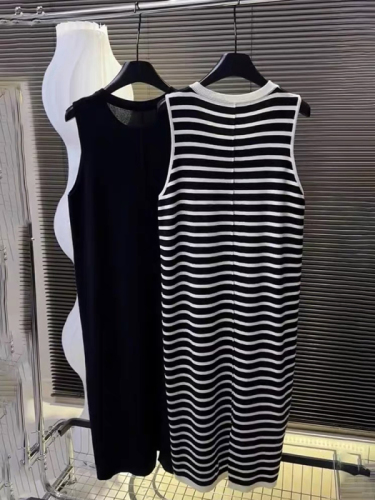 Temperament Everyday Versatile Slim Striped Vest Dress 2024 New Casual Design Ins Sleeveless Long Skirt