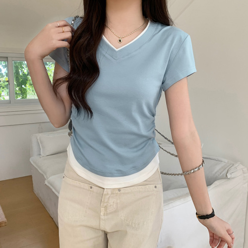 Real shot of threaded v-neck short-sleeved T-shirt for women in spring and summer solid color slim fit stretch fake two-piece short top