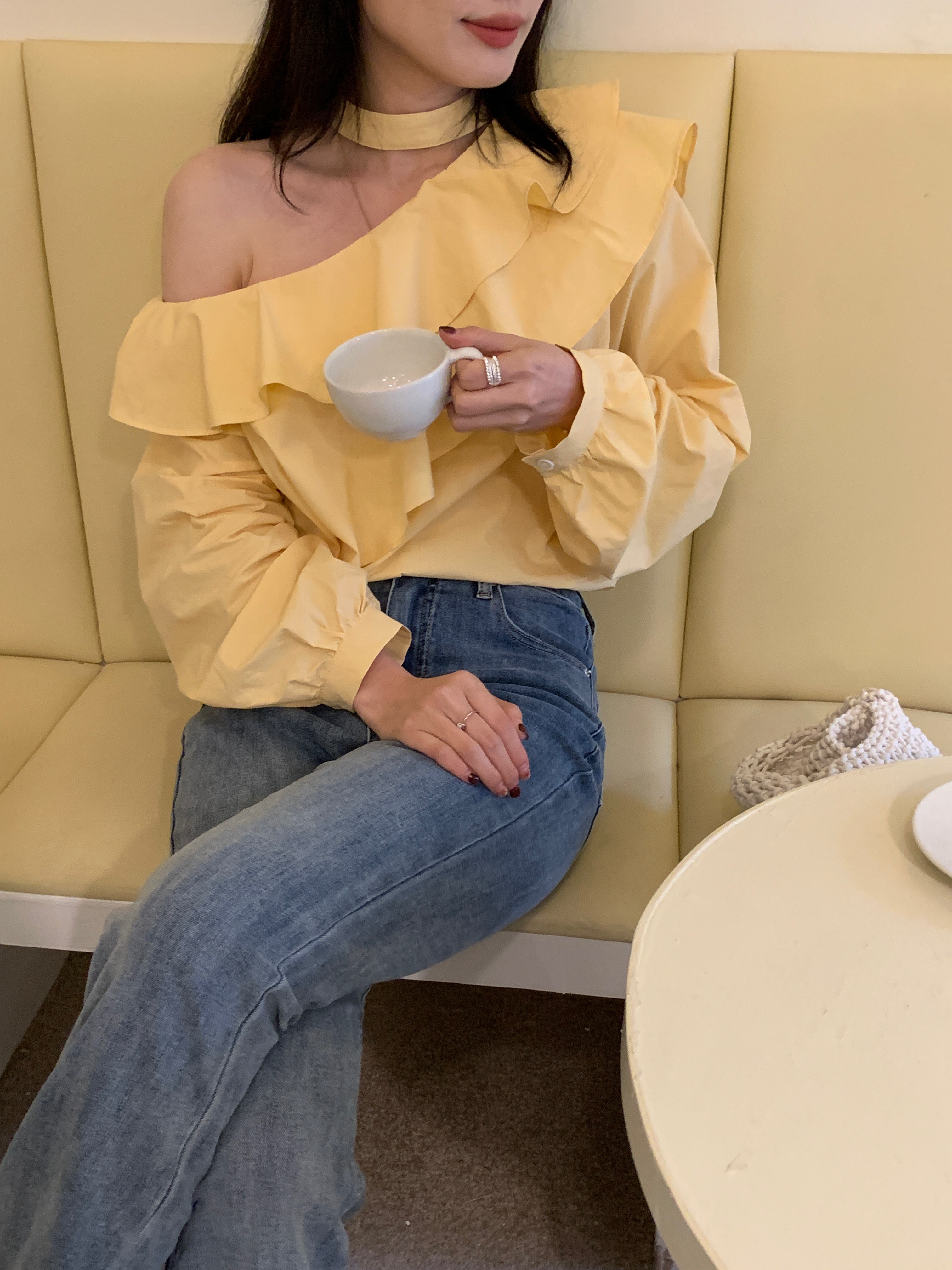 Real shot of early spring new Korean style French style design halterneck off-shoulder ruffled long-sleeved top shirt
